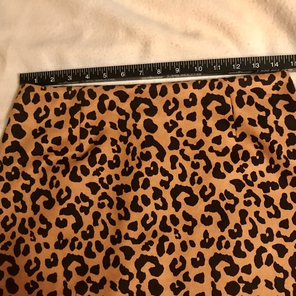 Leopard Print Mini Skirt Size M - Picture 7 of 7